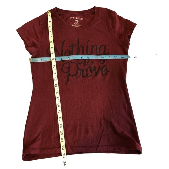 WOUND UP Tee Shirt Women’s Size Small (3-5) Burgundy Short Sleeve Crewneck - Picture 3 of 6
